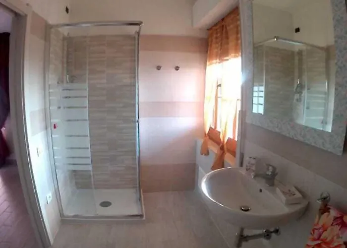 فندق مبيت وإفطار Casa Andreana Uri