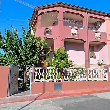 Casa Andreana Alojamento de Acomodação e Pequeno-almoço Uri